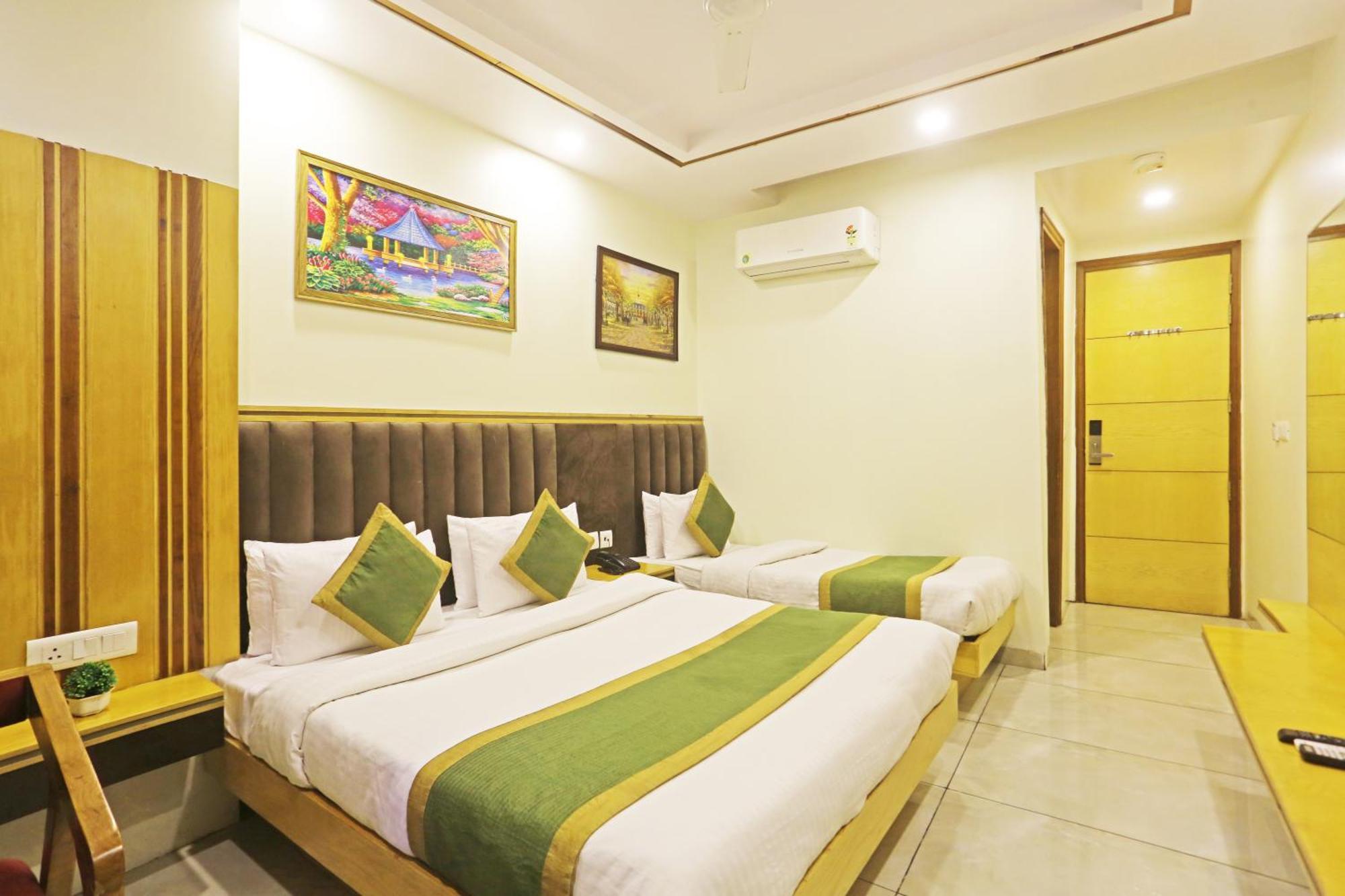 Hotel Aman Imperial Just A Minute Away From New Delhi Railway Station And Connaught Place Exterior photo