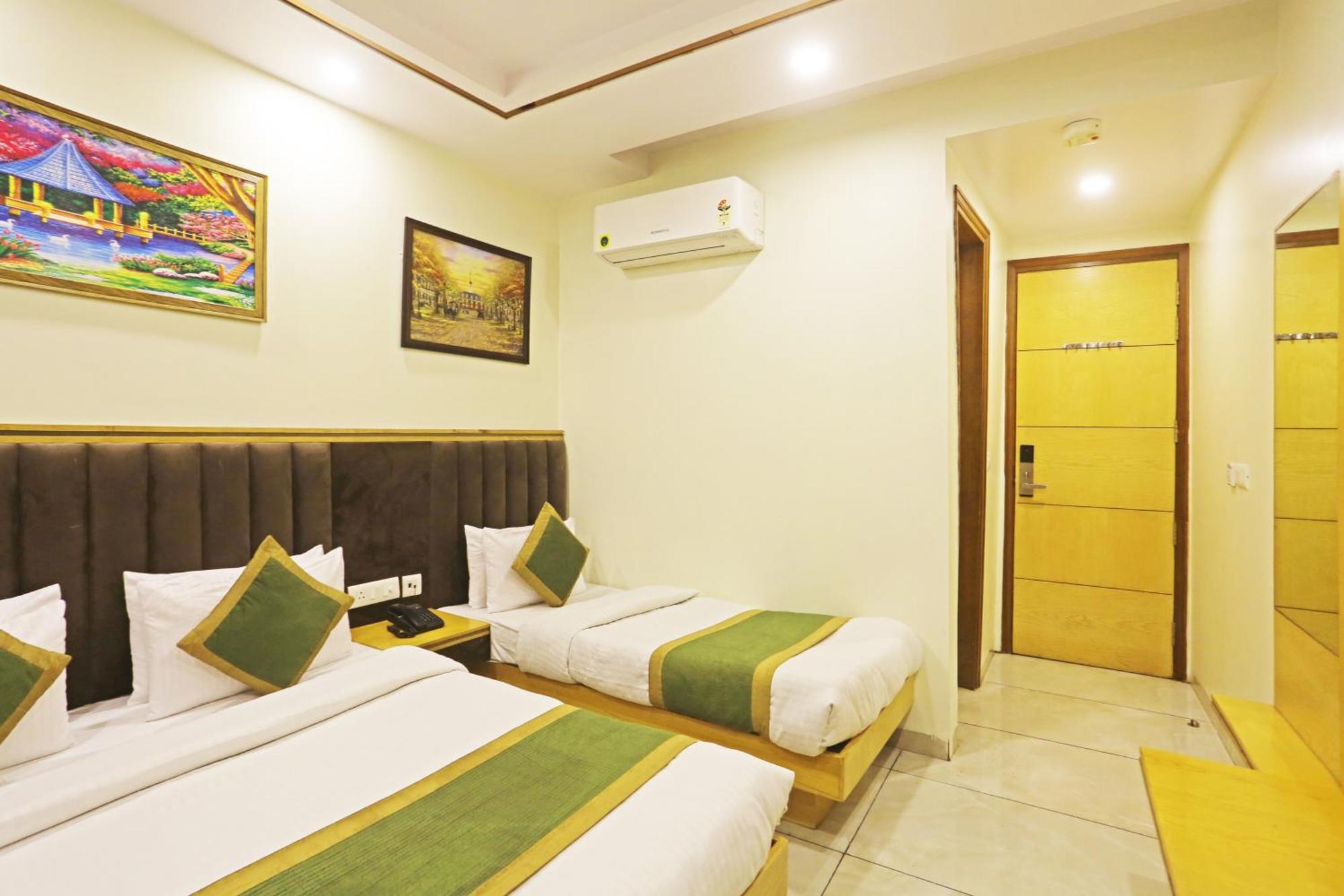 Hotel Aman Imperial Just A Minute Away From New Delhi Railway Station And Connaught Place Exterior photo