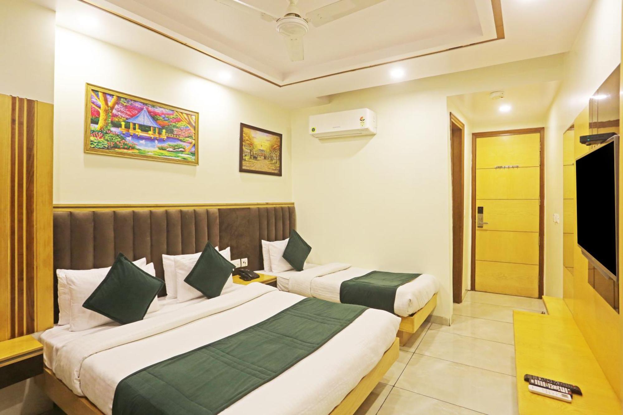 Hotel Aman Imperial Just A Minute Away From New Delhi Railway Station And Connaught Place Exterior photo