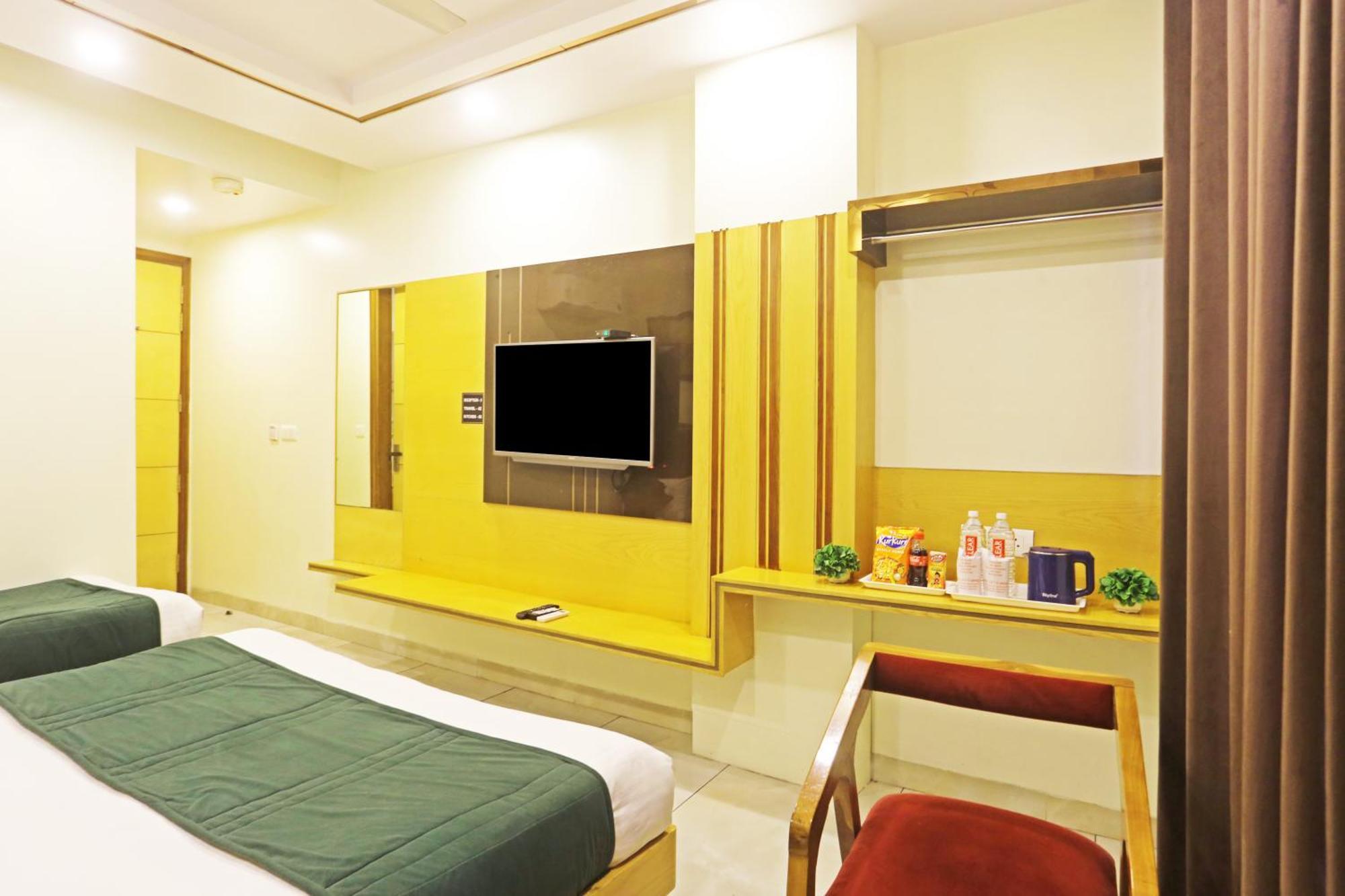 Hotel Aman Imperial Just A Minute Away From New Delhi Railway Station And Connaught Place Exterior photo