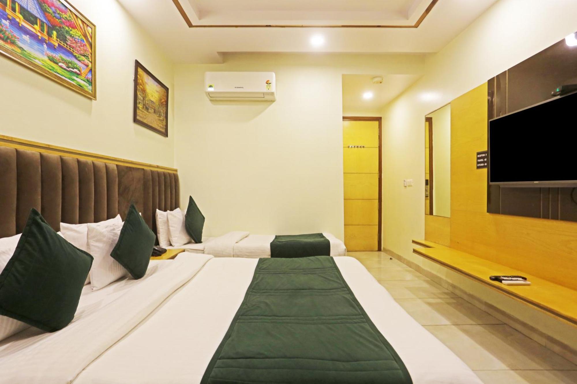 Hotel Aman Imperial Just A Minute Away From New Delhi Railway Station And Connaught Place Exterior photo