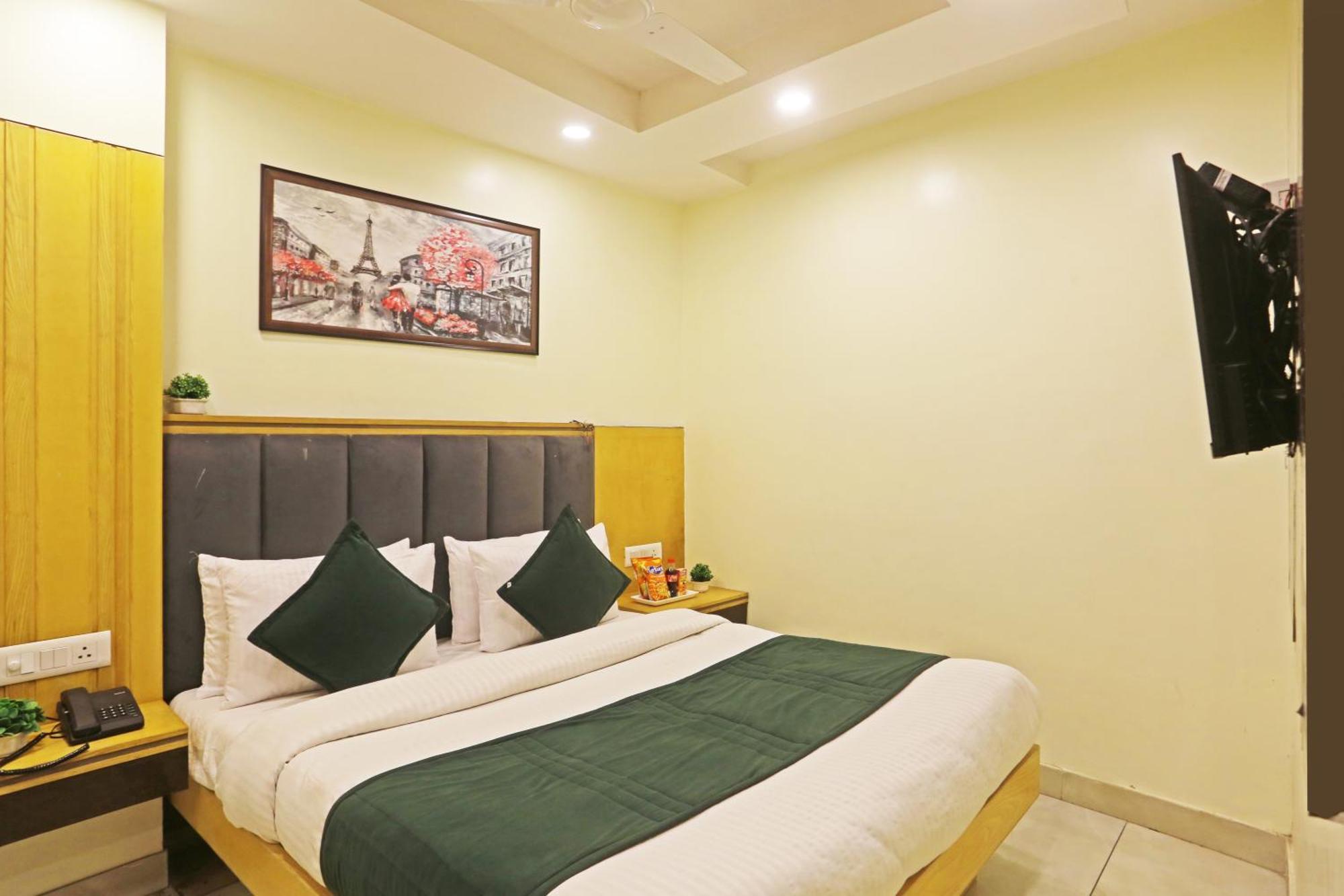 Hotel Aman Imperial Just A Minute Away From New Delhi Railway Station And Connaught Place Exterior photo