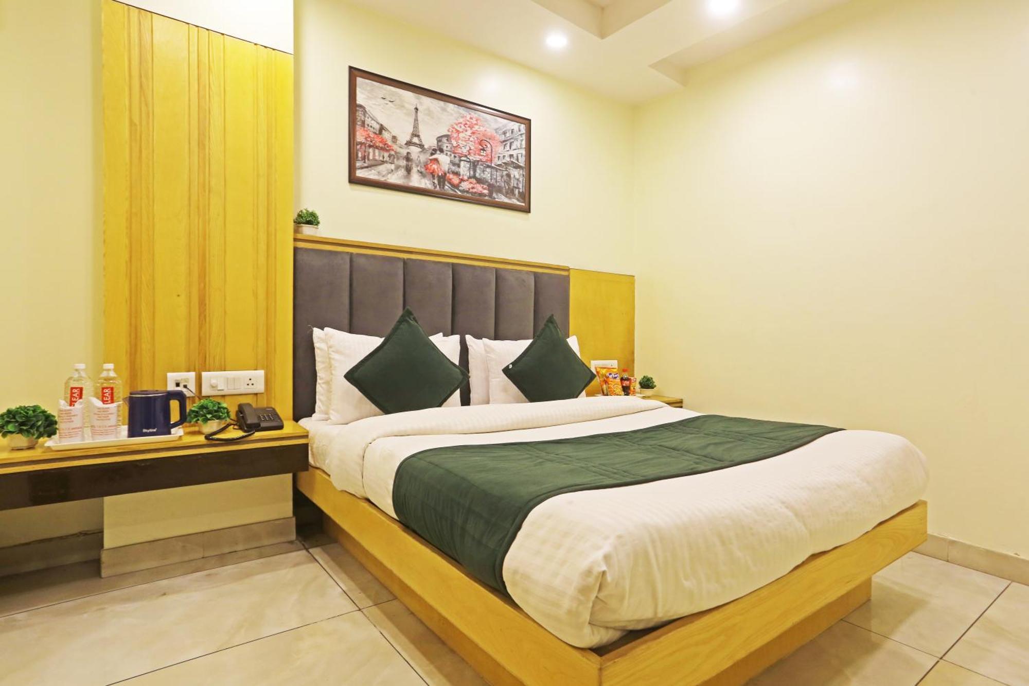 Hotel Aman Imperial Just A Minute Away From New Delhi Railway Station And Connaught Place Exterior photo