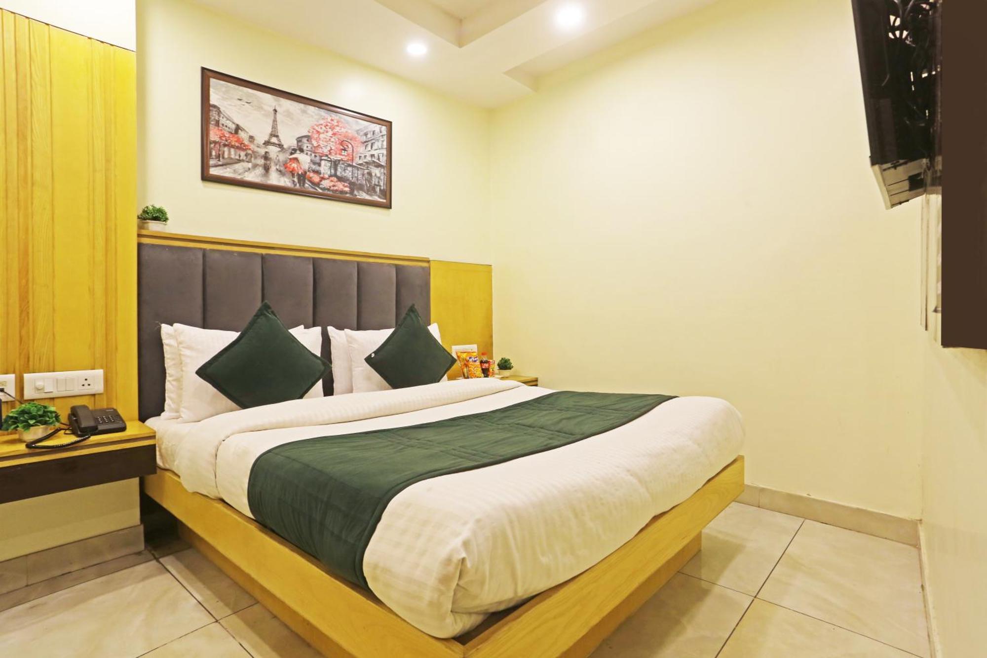 Hotel Aman Imperial Just A Minute Away From New Delhi Railway Station And Connaught Place Exterior photo
