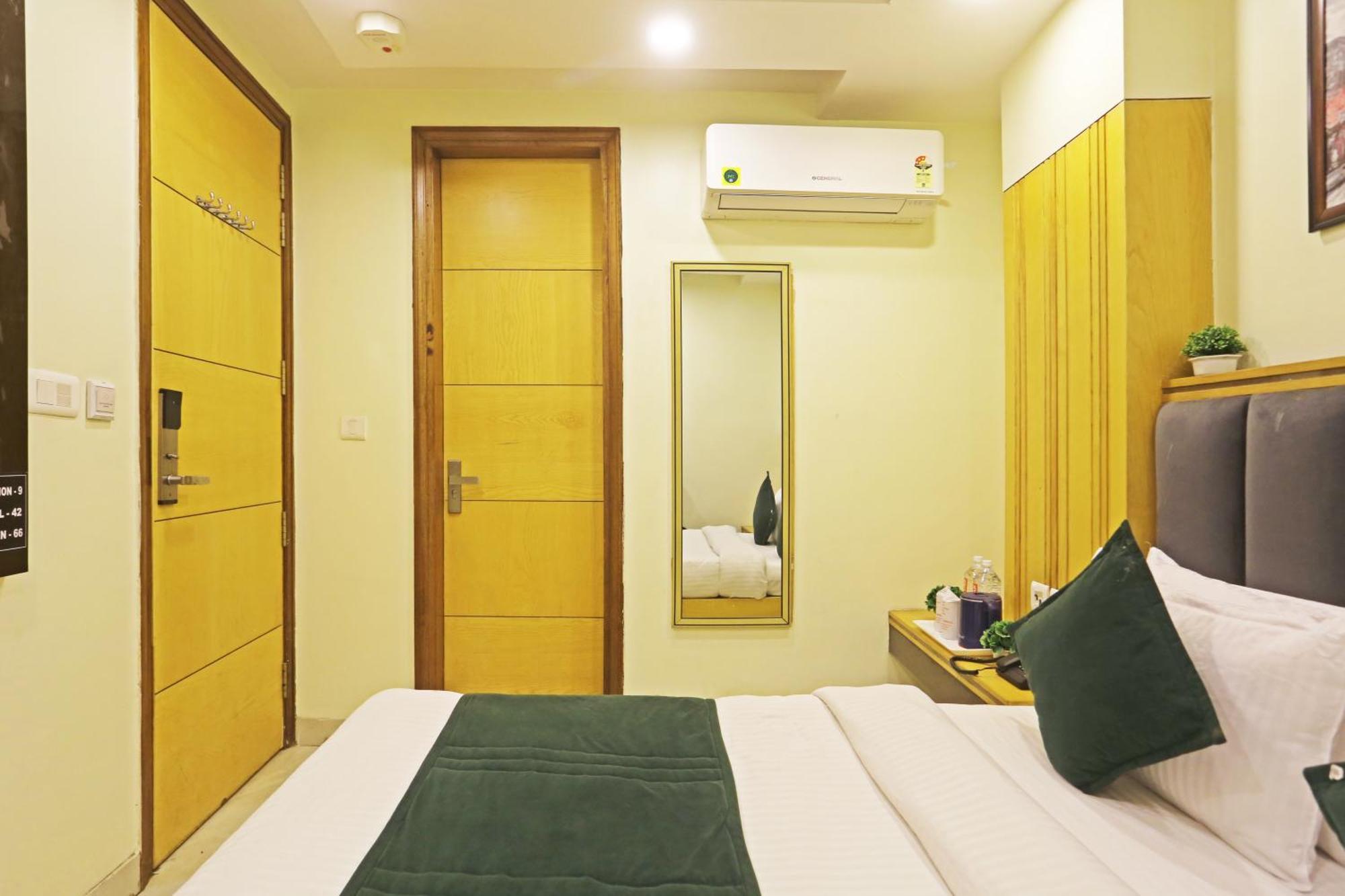 Hotel Aman Imperial Just A Minute Away From New Delhi Railway Station And Connaught Place Exterior photo